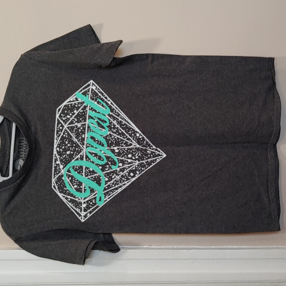 PRE LOVED TSHIRT SIZE SMALL